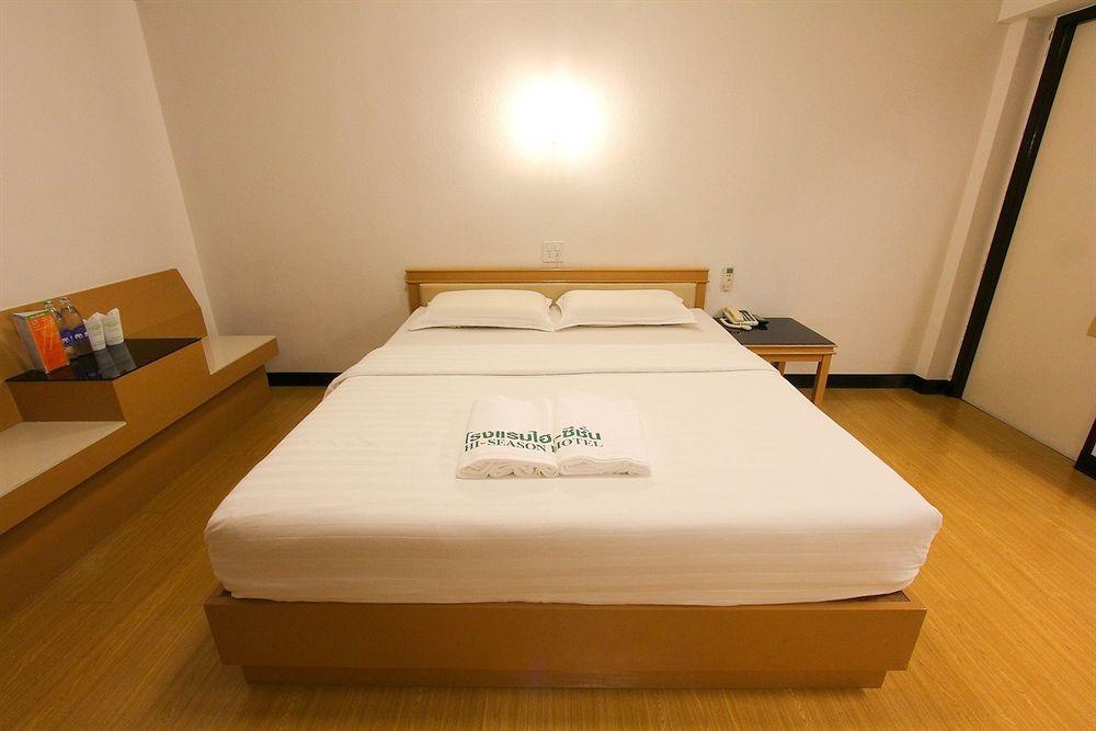 Hi Season Hotel Хат Яй Екстериор снимка