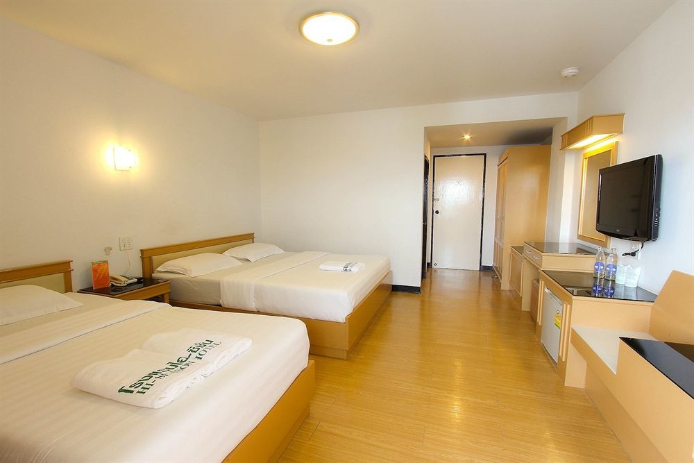 Hi Season Hotel Хат Яй Екстериор снимка